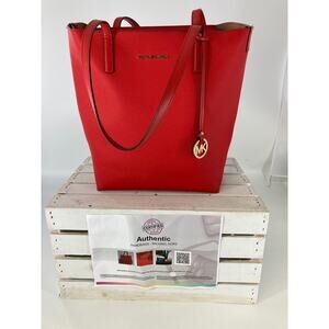 MICHAEL KORS, LARGE SHRIMP SAFFIANO LEATHER SHOULDER BAG